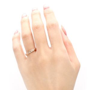 結婚指輪はピンクゴールドがかわいい！ハワイアンジュエリーで