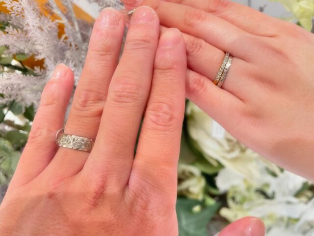 奈良県・京都市在住　京都府京都市でマカナの結婚指輪とエタニティリング💍
をご成約頂きました
お客様のご紹介💍✨🌺　@garden_kyoto_ 

［10年記念で好きなハワインアジュエリーの結婚指輪とエタニティリングが欲しくてネットで検索してgarden京都を知りサプライズで予約し来店しました。色々試着させていただきマカナのブランドでイエローゴールドで丸み帯びた形状のデザインにしました。彫りの柄も綺麗です。これからもよろしくお願いします。］
#ハワイアンジュエリー #マカナ #makana #結婚指輪 #ハワイアンジュエリー好きな人と繋がりたい #京都