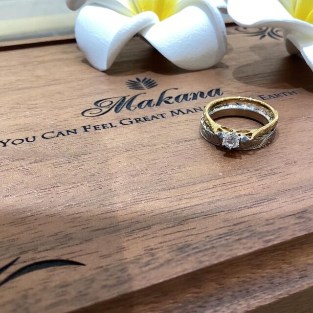 純国産のプレミアムハワイアンジュエリー💍
ハワイアンジュエリー　Makana

ふたりで選ぶセミオーダーは
他と被りたくないこだわりを形にする世界に一組の指輪がてきあがります。

#ハワイアンジュエリー結婚指輪
#ハワイアンジュエリー
#婚約指輪 #結婚指輪
#マリッジリング
#エンゲージリング
#オーダーメイド
#鍛造リング
#プロポーズ
#婚約指輪探し
#結婚指輪探し
#結婚式準備
#プレ花嫁
#2025夏婚 
#2025秋婚
#ハワイ #沖縄 #宮古島 
#リゾートウェディング

<店舗のご案内>
マカナ本店　
@garden_shinsaibashi (心斎橋:Shinsaibashi)
.
@gracis_jewelry (札幌:Sapporo)
.
@gracis_hassamu (札幌発寒:Hassamu)
.
@maebara.hachinohe (八戸:Hachinohe)
.
@wedy_bridal (宮城　仙台　山形:Miyagi Yamagata)
.
@opera.kinbido (郡山:Koriyama )
.
@opera.iwaki (いわき鹿島:iwaki)
.
@tompkins_sano_jewelry (栃木:Tochigi )
.
@tompkins_mito (水戸:Mito)
.
@isshindo_bridal_ibaraki (つくば:Tsukuba)
.
@jkplanet.jewelry (銀座　表参道　栄 
Ginza Omotesando Sakae )
.
@brooch__0007 (新潟:Nigata)
.
@isshindo_bridal (長野　松本　飯田
Nagano Matsumoto Iida)
.
@aoba_jewelry (富山:Toyama)
.
@d.carat_kanazawa_jewelry (金沢:Kanazawa)
.
@j_paris_bridal (福井:Fukui )
.
@lucirkbridal (浜松:Hamamatsu)
.
@diamond.jewelry.tiara (静岡:Shizuoka)
.
@sophyferiekisogawa (木曽川:kisogawa )
. 
@garden_kyoto_ (京都:Kyoto)
.
@clear_suzuka_bridal (鈴鹿:Suzuka)
.
@noblecourt_touin (東員:Toin)
.
@garden_honten (岸和田:Kishiwada)
.
@garden_umeda (Umeda)
.
@minoru_kuzuha (くずは:Kuzuha)
.
@garden_himeji (姫路:Himeji)
.
@garden_kobe (神戸:Kobe)
.
@minoru_kusatsu (草津:Kusatsu)
.
@minoru_oumihachiman (近江八幡:Oumihachiman)
.
@minoru_youkaichi (八日市:Youkaichi)
.
@condotti_niwaka_bridal_salon (和歌山:Wakayama)
.
@laube_bridal (出雲:Izumo)
.
@vanilla_fukuyama (福山:Fukuyama)
.
@vanilla_hiroshima (広島:Hiroshima)
.
@eye_eye_isuzu_east_bridal (高松:Takamatsu)
.
@jewelrysakaguchi (福岡:Fukuoka)
.
@yama46tokeiten_bridal (那覇　北谷:Naha Chatan)