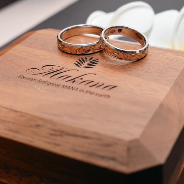 純国産のプレミアムハワイアンジュエリー💍
ハワイアンジュエリーを
結婚指輪の品質に作り変えたMakana

ふたりで選ぶセミオーダーは
他と被りたくないこだわりを形にする
世界に一組の結婚指輪がてきあがります。

#ハワイアンジュエリー結婚指輪
#ハワイアンジュエリー
#婚約指輪 #結婚指輪
#マリッジリング
#エンゲージリング
#オーダーメイド
#鍛造リング
#プロポーズ
#婚約指輪探し
#結婚指輪探し
#結婚式準備
#プレ花嫁
#2025夏婚 
#2025秋婚
#ハワイ #沖縄 #宮古島 
#リゾートウェディング

<店舗のご案内>
マカナ本店　
@garden_shinsaibashi (心斎橋:Shinsaibashi)
.
@gracis_jewelry (札幌:Sapporo)
.
@gracis_hassamu (札幌発寒:Hassamu)
.
@maebara.hachinohe (八戸:Hachinohe)
.
@wedy_bridal (宮城　仙台　山形:Miyagi Yamagata)
.
@opera.kinbido (郡山:Koriyama )
.
@opera.iwaki (いわき鹿島:iwaki)
.
@tompkins_sano_jewelry (栃木:Tochigi )
.
@tompkins_mito (水戸:Mito)
.
@isshindo_bridal_ibaraki (つくば:Tsukuba)
.
@jkplanet.jewelry (銀座　表参道　栄 
Ginza Omotesando Sakae )
.
@brooch__0007 (新潟:Nigata)
.
@isshindo_bridal (長野　松本　飯田
Nagano Matsumoto Iida)
.
@aoba_jewelry (富山:Toyama)
.
@d.carat_kanazawa_jewelry (金沢:Kanazawa)
.
@j_paris_bridal (福井:Fukui )
.
@lucirkbridal (浜松:Hamamatsu)
.
@diamond.jewelry.tiara (静岡:Shizuoka)
.
@sophyferiekisogawa (木曽川:kisogawa )
. 
@garden_kyoto_ (京都:Kyoto)
.
@clear_suzuka_bridal (鈴鹿:Suzuka)
.
@noblecourt_touin (東員:Toin)
.
@garden_honten (岸和田:Kishiwada)
.
@garden_umeda (梅田:Umeda)
.
@minoru_kuzuha (くずは:Kuzuha)
.
@garden_himeji (姫路:Himeji)
.
@garden_kobe (神戸:Kobe)
.
@minoru_kusatsu (草津:Kusatsu)
.
@minoru_oumihachiman (近江八幡:Oumihachiman)
.
@minoru_youkaichi (八日市:Youkaichi)
.
@condotti_niwaka_bridal_salon (和歌山:Wakayama)
.
@laube_bridal (出雲:Izumo)
.
@vanilla_fukuyama (福山:Fukuyama)
.
@vanilla_hiroshima (広島:Hiroshima)
.
@eye_eye_isuzu_east_bridal (高松:Takamatsu)
.
@jewelrysakaguchi (福岡:Fukuoka)
.
@yama46tokeiten_bridal (那覇　北谷:Naha Chatan)