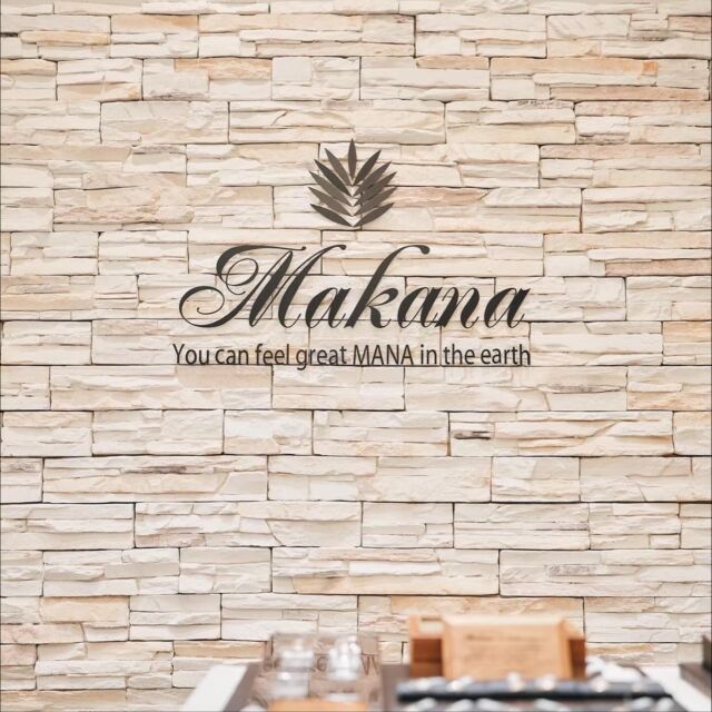 Makanaの婚約指輪🌺オーダーメイドのハワイアンジュエリー🌊人と被りたくないおしゃれな結婚指輪・婚約指輪をお探しの方にぜひおすすめです🫧#ハワイアン #ハワイアンジュエリー #ハワイアンジュエリー💍 #ハワイアンジュエリー結婚指輪 #結婚指輪探し #結婚指輪オーダー純国産のプレミアムハワイアンジュエリー💍ハワイアンジュエリーを結婚指輪・婚約指輪の品質に作り変えたMakanaふたりで選ぶセミオーダーは他と被りたくないこだわりを形にする世界に一組の結婚指輪がてきあがります。#ハワイアンジュエリー結婚指輪#ハワイアンジュエリー#婚約指輪 #結婚指輪#マリッジリング#エンゲージリング#オーダーメイド#鍛造リング#プロポーズ#婚約指輪探し#結婚指輪探し#結婚式準備#プレ花嫁#2025夏婚 #2025秋婚#ハワイ #沖縄 #宮古島 #リゾートウェディング<店舗のご案内>マカナ本店　@garden_shinsaibashi (心斎橋:Shinsaibashi).@gracis_jewelry (札幌:Sapporo).@gracis_hassamu (札幌発寒:Hassamu).@maebara.hachinohe (八戸:Hachinohe).@wedy_bridal (宮城　仙台　山形:Miyagi Yamagata).@opera.kinbido (郡山:Koriyama ).@opera.iwaki (いわき鹿島:iwaki).@tompkins_sano_jewelry (栃木:Tochigi ).@tompkins_mito (水戸:Mito).@isshindo_bridal_ibaraki (つくば:Tsukuba).@jkplanet.jewelry (銀座　表参道　栄 Ginza Omotesando Sakae ).@brooch__0007 (新潟:Nigata).@isshindo_bridal (長野　松本　飯田Nagano Matsumoto Iida).@aoba_jewelry (富山:Toyama).@d.carat_kanazawa_jewelry (金沢:Kanazawa).@j_paris_bridal (福井:Fukui ).@lucirkbridal (浜松:Hamamatsu).@diamond.jewelry.tiara (静岡:Shizuoka).@sophyferiekisogawa (木曽川:kisogawa ). @garden_kyoto_ (京都:Kyoto).@clear_suzuka_bridal (鈴鹿:Suzuka).@noblecourt_touin (東員:Toin).@garden_honten (岸和田:Kishiwada).@garden_umeda (梅田:Umeda).@minoru_kuzuha (くずは:Kuzuha).@garden_himeji (姫路:Himeji).@garden_kobe (神戸:Kobe).@minoru_kusatsu (草津:Kusatsu).@minoru_oumihachiman (近江八幡:Oumihachiman).@minoru_youkaichi (八日市:Youkaichi).@condotti_niwaka_bridal_salon (和歌山:Wakayama).@laube_bridal (出雲:Izumo).@vanilla_fukuyama (福山:Fukuyama).@vanilla_hiroshima (広島:Hiroshima).@eye_eye_isuzu_east_bridal (高松:Takamatsu).@jewelrysakaguchi (福岡:Fukuoka).@yama46tokeiten_bridal (那覇　北谷:Naha Chatan)