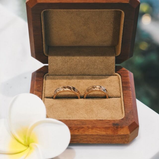 Makanaの結婚指輪🌺

オーダーメイドのハワイアンジュエリー🌊

人と被りたくないおしゃれな結婚指輪・婚約指輪を
お探しの方にぜひおすすめです🫧

#ハワイアン #ハワイアンジュエリー #ハワイアンジュエリー💍 #ハワイアンジュエリー結婚指輪 #結婚指輪探し 結婚指輪オーダー

純国産のプレミアムハワイアンジュエリー💍
ハワイアンジュエリーを
結婚指輪・婚約指輪の品質に作り変えたMakana

ふたりで選ぶセミオーダーは
他と被りたくないこだわりを形にする
世界に一組の結婚指輪がてきあがります。

ハワイアンジュエリー結婚指輪
ハワイアンジュエリー
婚約指輪 結婚指輪
マリッジリング
エンゲージリング
オーダーメイド
鍛造リング
プロポーズ
婚約指輪探し
結婚指輪探し
結婚式準備
プレ花嫁
2026夏婚 
206秋婚
ハワイ 沖縄 宮古島 
リゾートウェディング

<店舗のご案内>
マカナ本店　
@garden_shinsaibashi (心斎橋:Shinsaibashi)
.
@gracis_jewelry (札幌:Sapporo)
.
@gracis_hassamu (札幌発寒:Hassamu)
.
@maebara.hachinohe (八戸:Hachinohe)
.
@wedy_bridal (宮城　仙台　山形:Miyagi Yamagata)
.
@opera.kinbido (郡山:Koriyama )
.
@opera.iwaki (いわき鹿島:iwaki)
.
@tompkins_sano_jewelry (栃木:Tochigi )
.
@tompkins_mito (水戸:Mito)
.
@isshindo_bridal_ibaraki (つくば:Tsukuba)
.
@jkplanet.jewelry (銀座　表参道　栄 
Ginza Omotesando Sakae )
.
@brooch__0007 (新潟:Nigata)
.
@isshindo_bridal (長野　松本　飯田
Nagano Matsumoto Iida)
.
@aoba_jewelry (富山:Toyama)
.
@d.carat_kanazawa_jewelry (金沢:Kanazawa)
.
@j_paris_bridal (福井:Fukui )
.
@lucirkbridal (浜松:Hamamatsu)
.
@diamond.jewelry.tiara (静岡:Shizuoka)
.
@sophyferiekisogawa (木曽川:kisogawa )
. 
@garden_kyoto_ (京都:Kyoto)
.
@clear_suzuka_bridal (鈴鹿:Suzuka)
.
@noblecourt_touin (東員:Toin)
.
@garden_honten (岸和田:Kishiwada)
.
@garden_umeda (梅田:Umeda)
.
@minoru_kuzuha (くずは:Kuzuha)
.
@garden_himeji (姫路:Himeji)
.
@garden_kobe (神戸:Kobe)
.
@minoru_kusatsu (草津